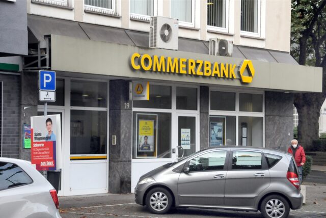 Die Commerzbank schließt in wenigen Wochen ihre Filiale an der Rathausstraße.