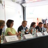 Die Vertreter der Bezirksregierung, Landrat, Bürgermeister und Polizeivertreter waren nach Bork gekommen, um mit den Bürgern zu reden.