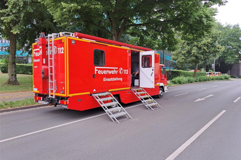 Die Einsatzleitung des Kreises Recklinghausen ist vor Ort.
