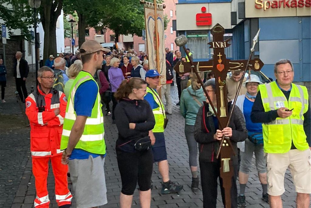165 Wallfahrer machten sich im Jahr 2022 auf den Weg von Werne nach Werl. 165 Wallfahrer machten sich im Jahr 2022 auf den Weg von Werne nach Werl.