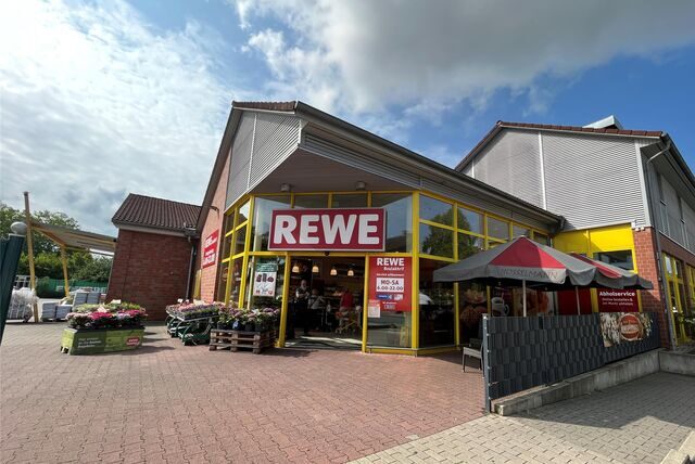 Der Rewe an der Stehfenstraße in Holzwickede soll erweitert und modernisiert werden.