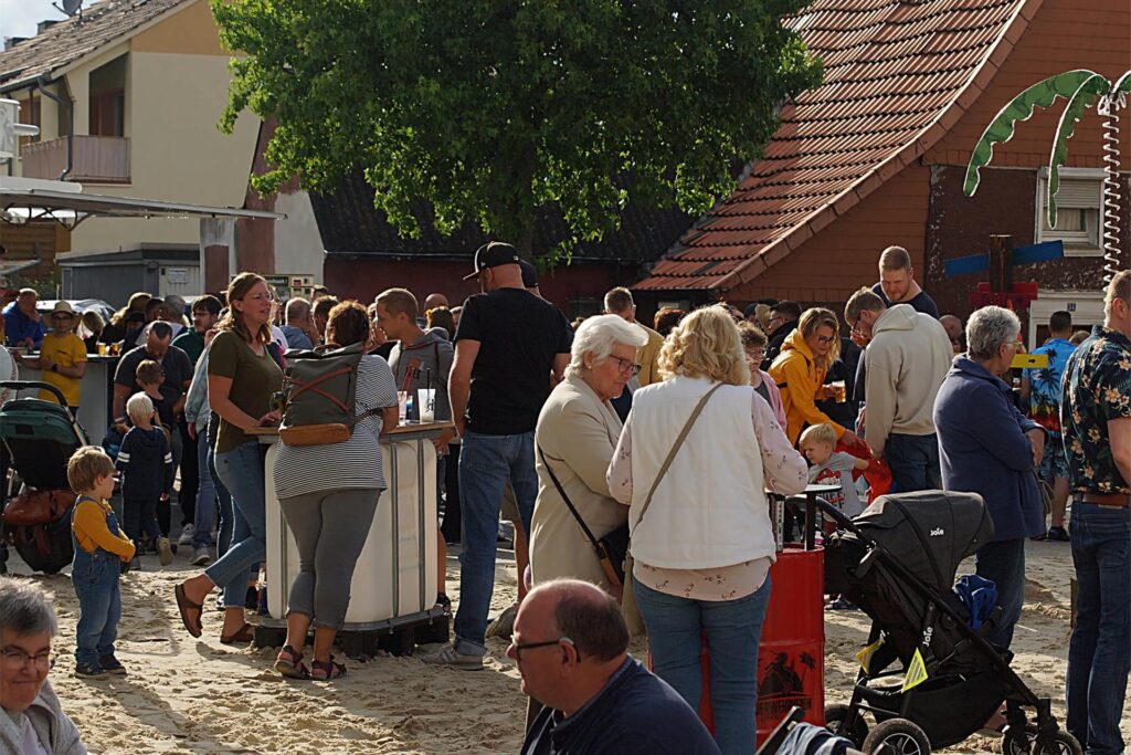 Getränke, Gespräche und ein geselliges Miteinander.