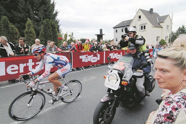 Wie auf dem Archivfoto aus dem Jahr 2008 kommen die Radfahrer auch 2023 auf der Deutschland-Tour wieder durch fröndenberg.