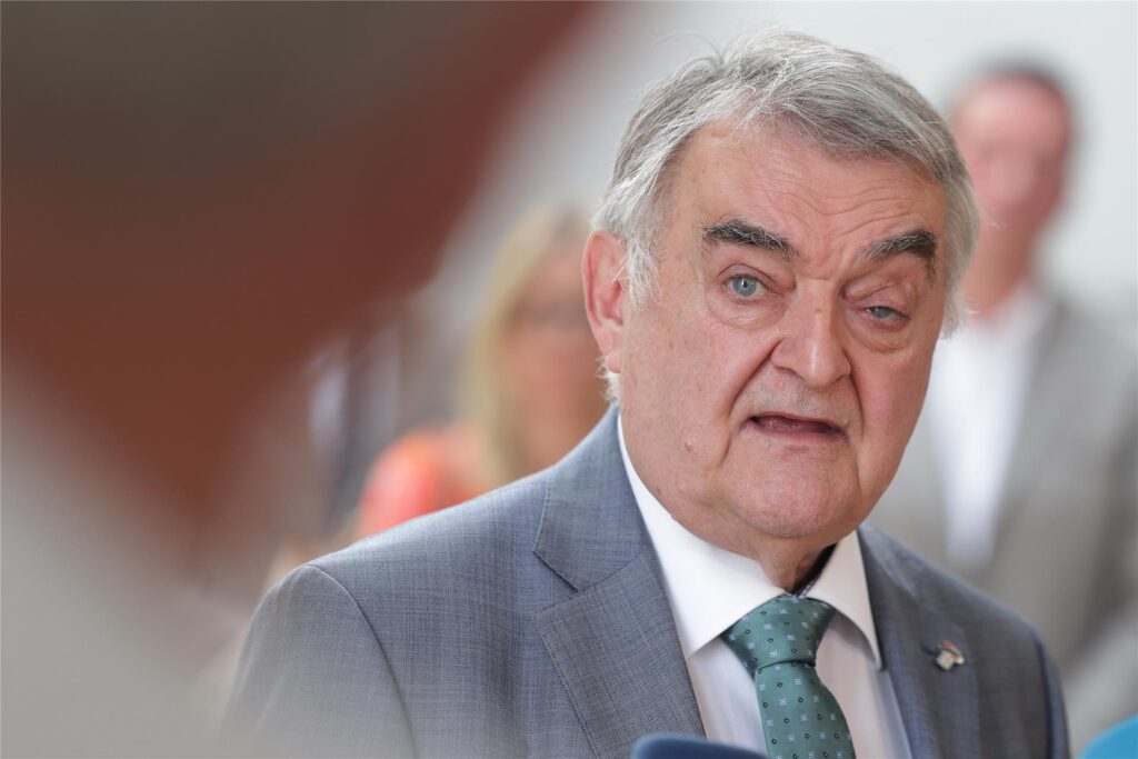 Herbert Reul (CDU), Innenminister von Nordrhein-Westfalen Herbert Reul (CDU), Innenminister von Nordrhein-Westfalen