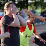 Chris Brügmann im Moment des Aufstiegs: Er und TuRa Bergkamen sind jetzt in die Bezirksliga 7 eingeteilt worden. Der Trainer hat gemischte Gefühle.