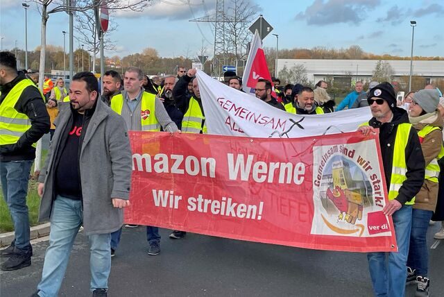 Erneut hat die Gewerkschaft Verdi zum Streik bei Amazon Werne (hier ein Archivfoto aus 2022 anlässlich des Sonderverkaufstages Black Friday) aufgerufen.