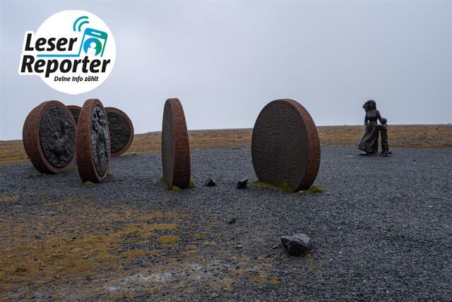 Das Denkmal „Kinder der Welt“ steht auf dem Nordkapplateau in Norwegen.