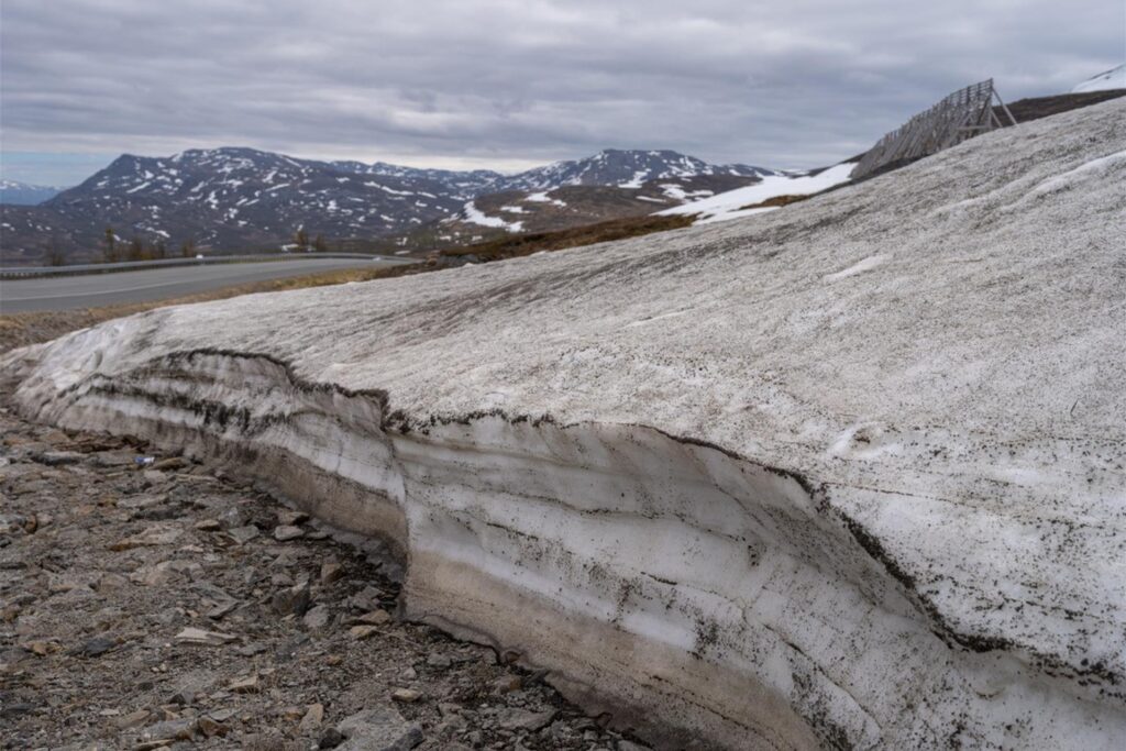 Schnee auf dem Pass