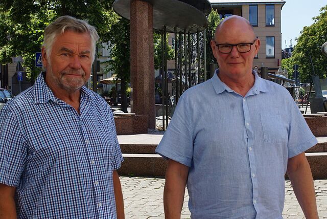 Der langjährige Vorsitzende Burkhardt Allebrodt (l.)  zusammen mit dem neuen Vorsitzenden Jörk Reiter (r.).