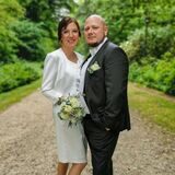 Jannette und Christian Schumnik an ihrem Hochzeitstag.