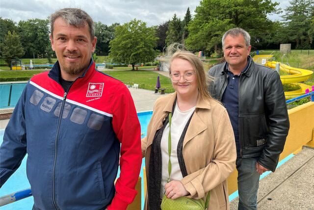 Hoffen auf mehr Personal für das Freibad Schöne: (von links) Daniel Gausmann, Agnes Frädrich und Andreas Heinrich.