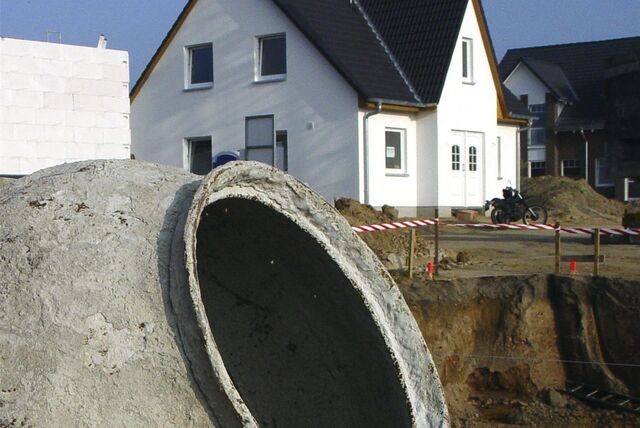 Bauen in Schwerte ist teuer. Wer nicht mindestens das durchschnittliche Einkommen von eineinhalb Verdienern zur Verfügung hat, für den ist der Bau eines Eigenheims oder der Kauf einer Eigentumswohnung kaum erschwinglich.