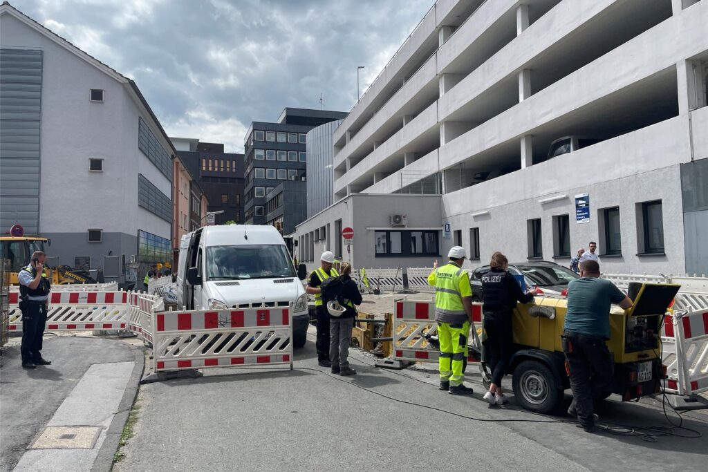 An einer Baustelle an der Stiftsstraße hinter dem Parkhaus an der Kuckelke ist es am Montag zu einem schweren Unfall gekommen. An einer Baustelle an der Stiftsstraße hinter dem Parkhaus an der Kuckelke ist es am Montag zu einem schweren Unfall gekommen.