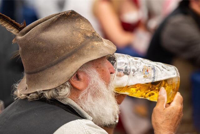 Glücklich, wer Münchner ist. Zumindest das Bier ist günstiger.