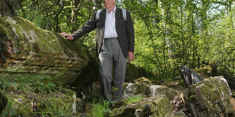 Kurt Salterberg, Mitglied des Führerbegleitbataillons und wachhabender Soldat in Hitlers Hauptquartier, hat das Attentat von Stauffenberg am 20. Juli in der Wolfsschanze in Rastenburg (Ostpreußen) miterlebt.