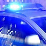 Die Polizei sucht mithilfe mehrerer Fotos nach drei Tatverdächtigen eines Raubes in einer Dortmunder U-Bahn. (Symbolbild)