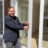 Marco Mintel freut sich auf den Umzug von der Burgstraße zum Markt 13, hinter Friseursalon Quante.