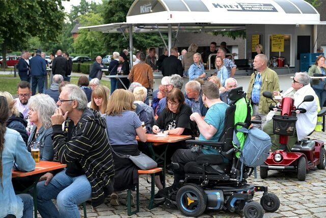 Zahlreiche Besucher kamen am Freitagabend (21.7.) bei „Selm trifft sich“ zusammen.