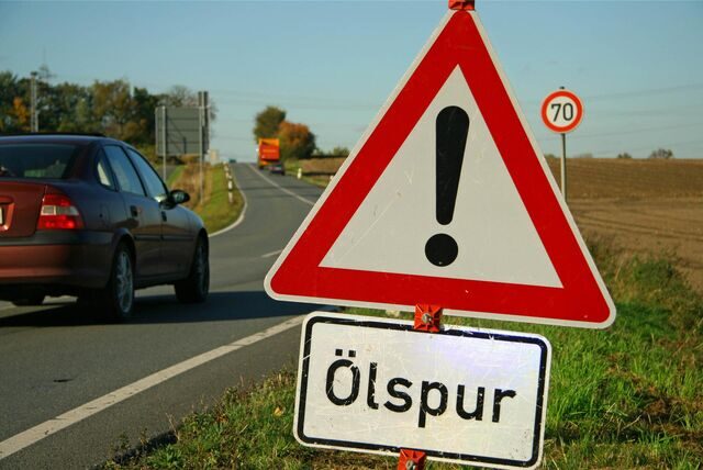 Hinter dem Kreisverkehr Nordlippestraße zog sich, hier ein Archivbild, eine Ölspur über die B54 Richtung Herbern.