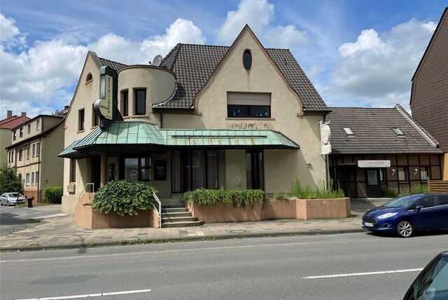 Die Keimzelle von Grilleck Brinke habe in dem Eckhaus Lünener Straße 32/Freigrafenstraße (l.) gelegen, sagen zwei Leser. Später sei der Umzug ins Nachbargebäude Nr 30 (r.) erfolgt.