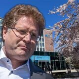 DEW21 braucht einen neuen Chef. Die Grünen sollen Patrick Graichen ins Spiel gebracht haben. Der Ex-Staatssekretär im Ministerium von Bundeswirtschaftsminister Robert Habeck musste nach der sogenannten „Trauzeugenaffäre“ gehen.