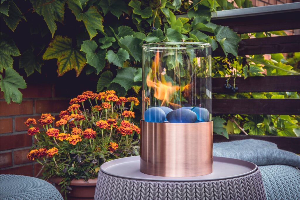 Gartenlampe mit Flamme für die Terrasse