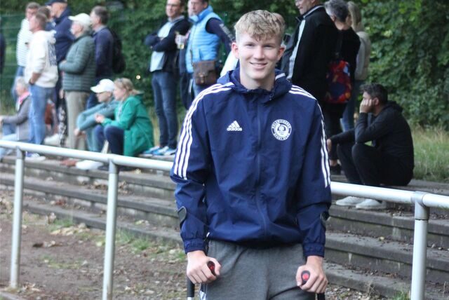 Nick Adamski ist bei den Spielen des Holzwickeder SC wie hier beim Hecker-Cup zum Zuschauer verdammt.