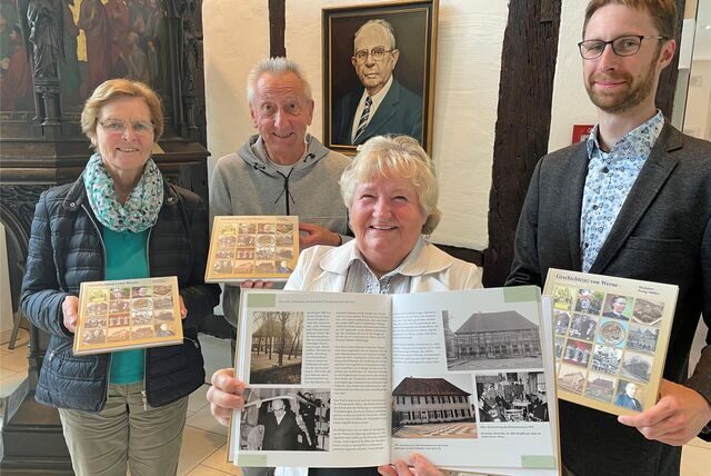 Stellen die Neu-Auflage der „Geschichte(n) von Werne“ vor: die drei Vertreter des Fördervereins Stadtmuseum (v. l.) Heide Willimek, Hilmar Kilinski, Autorin Heidelore Fertig-Möller sowie der neue Museumsleiter Flemming Feß.