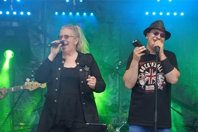 Yvonne Bachmann-Kleps und Bernd Kleps beim Sommerfest in Massen.