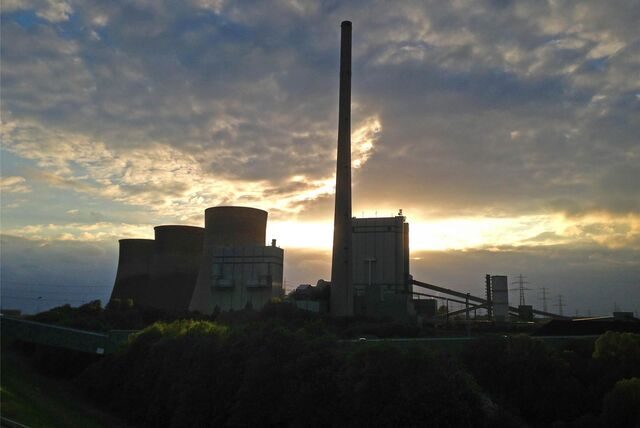 Auf dem Gelände des Gersteinwerkes in Stockum tut sich was. RWE entwickelt derzeit Pläne für die Zukunft. Unter anderem soll der große Schornstein weichen.