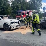 Beim Unfall an der Borker Landstraße/Lützowstraße waren am Mittwochnachmittag drei Rettungswagen, die Polizei, ein Notarzt und die Feuerwehren aus Olfen und Vinnum im Einsatz.