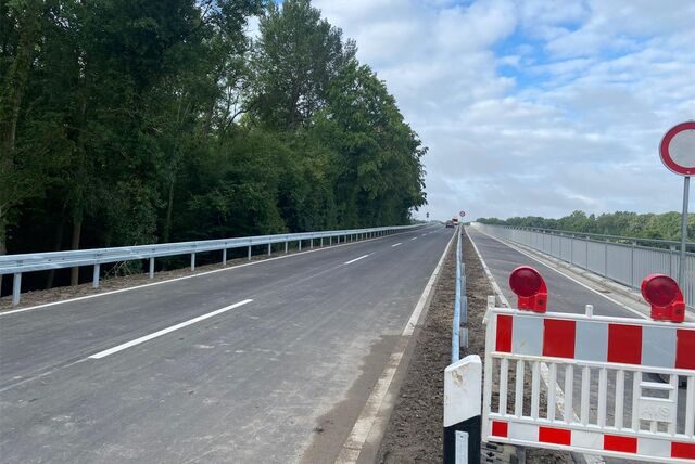 Am Freitagmorgen war der Radweg noch gesperrt, im Laufe des Tages wurde aber die komplette Fahrbahn freigegeben.