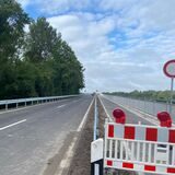 Am Freitagmorgen war der Radweg noch gesperrt, im Laufe des Tages wurde aber die komplette Fahrbahn freigegeben.