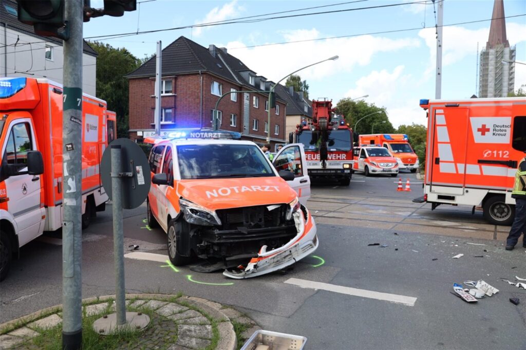 Das verunfallte NEF Das verunfallte NEF