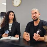 Yousha und Yasser empfangen in ihrem Dortmunder Friseursalon regelmäßig Stars.
