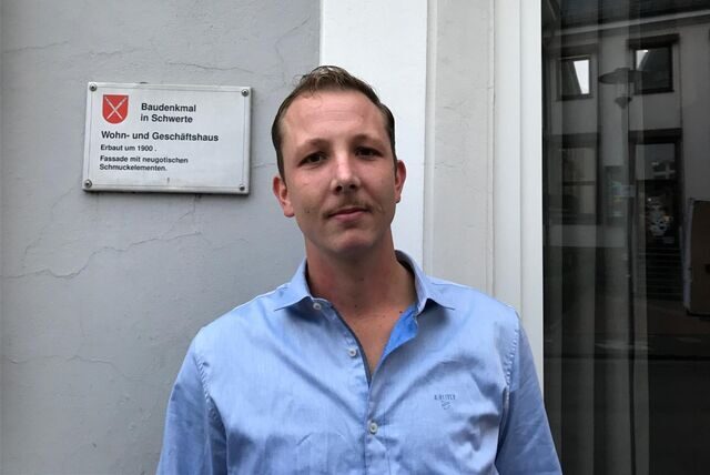 Bei Sitzungen war AfD-Ratsherr Stefan Fiene so selten, dass man ihm ans Geld wollte. Nun hat er selbst den Hut geworfen. Es gibt einen Nachfolger.