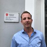 Bei Sitzungen war AfD-Ratsherr Stefan Fiene so selten, dass man ihm ans Geld wollte. Nun hat er selbst den Hut geworfen. Es gibt einen Nachfolger.