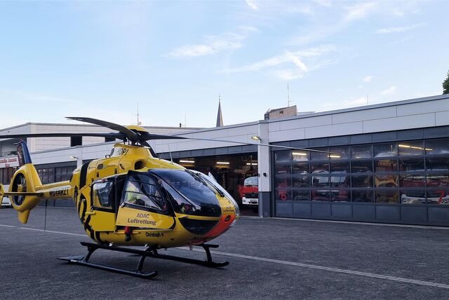 Der Rettungshubschrauber landete an der Wache am Konrad-Adenauer-Platz.