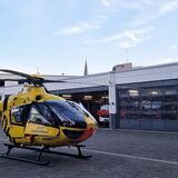 Der Rettungshubschrauber landete an der Wache am Konrad-Adenauer-Platz.
