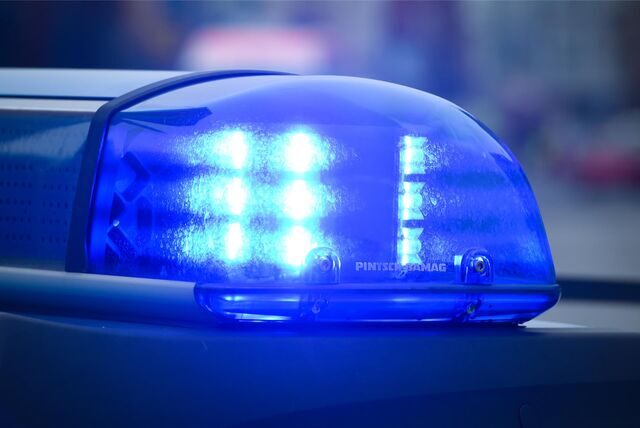 Zu einem Unfall mit einem Elektrofahrzeug musste die Polizei am Samstag ausrücken.