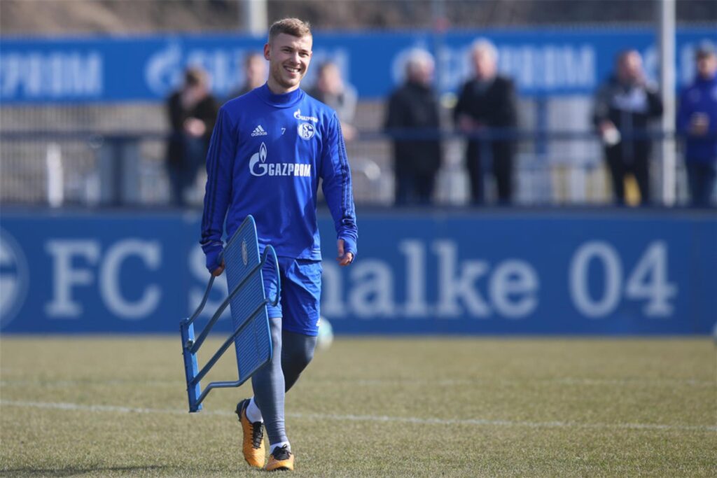 Max Meyer war auf Schalke der große Hoffnungsträger. Am Ende trennten sich die Wege auf unrühmliche Weise. Max Meyer war auf Schalke der große Hoffnungsträger. Am Ende trennten sich die Wege auf unrühmliche Weise.