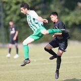 Simon Serges und Nuchitphon Kaul im Luftduell.