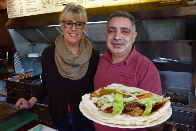 Mohammed Amer führt mit seiner Frau Ramona „Onkel Mo´s Grill“ und Pizza a la Onkel Mo“.