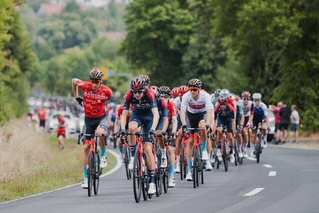 Die Deutschland-Tour ist das größte Etappenrennen des deutschen Straßenradsports und wird seit über 100 Jahren veranstaltet. Viele namhafte Profis nehmen teil.