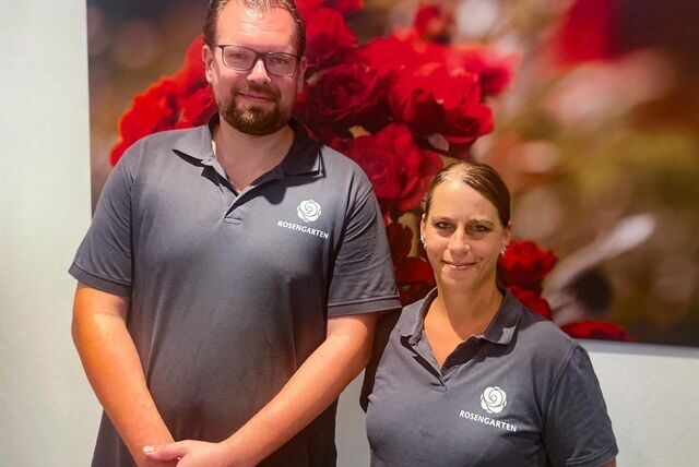 Fabian Graubner und Miriam Brembor sind Bestatter bei Tierbestattungen Rosengarten.