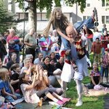 Beim 30. Welttheater der Straße traten rund 60 Künstlerinnen und Künstler auf. Auch der Stadtpark wurde in diesem Jahr zur Bühne – für die „Artistokraten“.