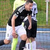 Dennis Köse hat soeben den 2:1-Führungstreffer für den BV Brambauer erzielt und dreht jubelnd ab.
