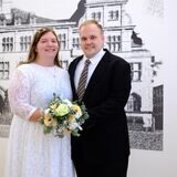 Leah Maria Kujath und Philip Kosfeld im Trauzimmer des Rathauses in Recklinghausen kurz nach ihrem Jawort.