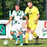 Dominik Herrmann (l.) und der SV Stockum gewinnen gegen SVE Heessen III deutlich.