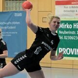 Anna Lieneke beim Sprungwurf